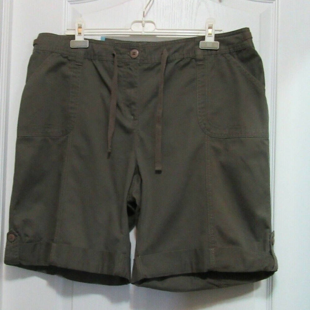 Brand  New Ladies Reitman 16 + Shorts
